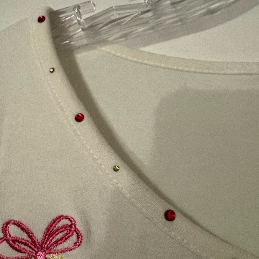 Quacker Factory Spring/Easter White Top - Picture 3 of 8